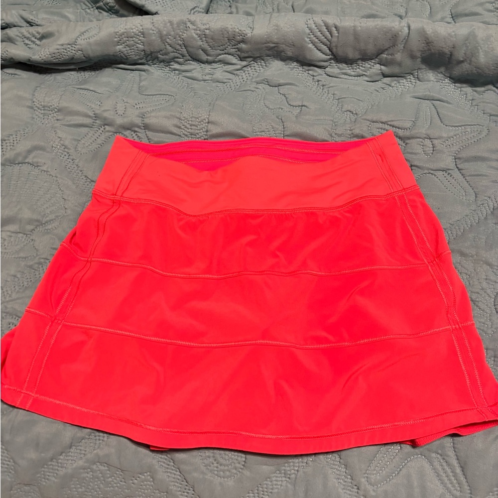 Lulu Pace rival skirt